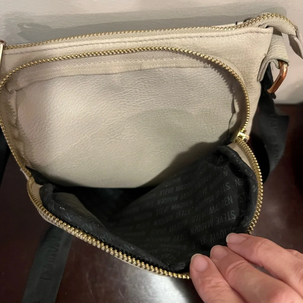 Steve Madden Off White Vegan Leather Crossbody Bag - Picture 6 of 6